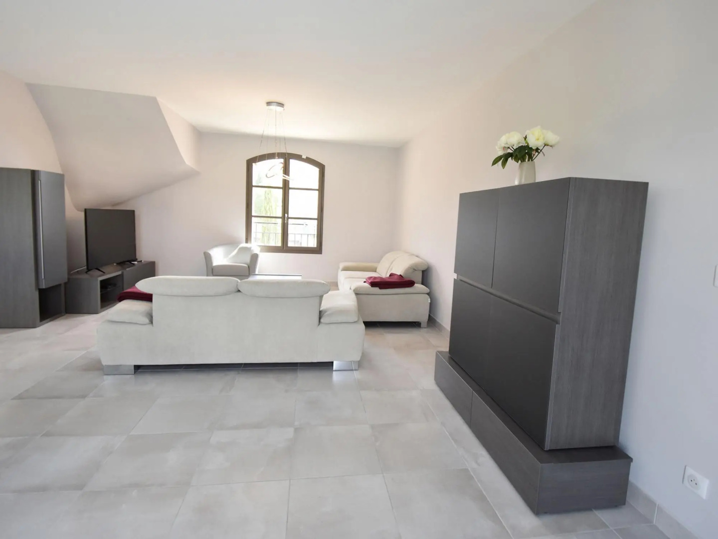 Stunning Villa in Uzès - Garrigues Sainte Eulalie With Pool