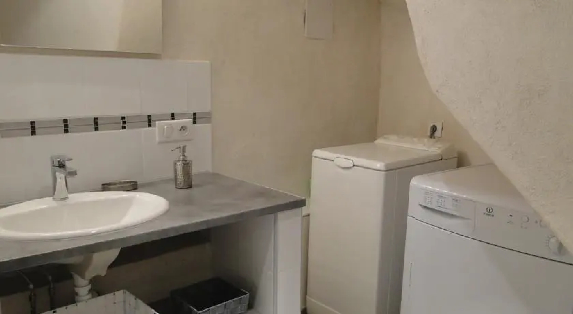 Côté Cour Saint Jacques