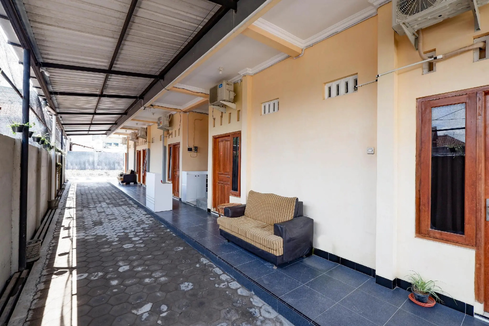 Capital O 2258 Santana Syariah Guest House