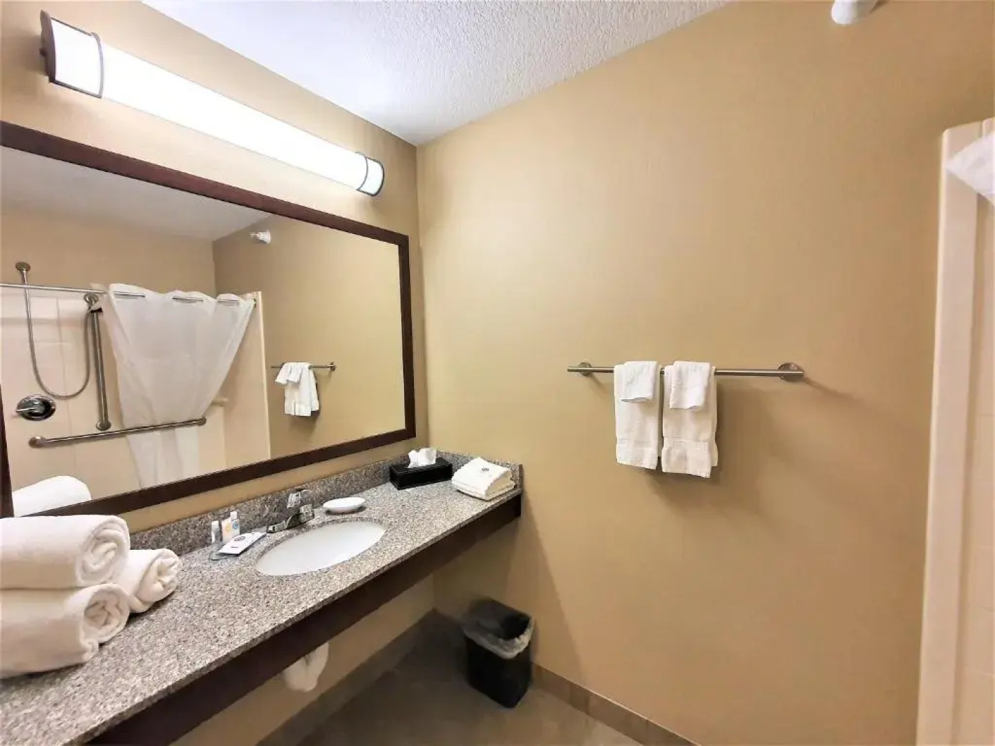 Grandstay Hotel And Suites Chisago