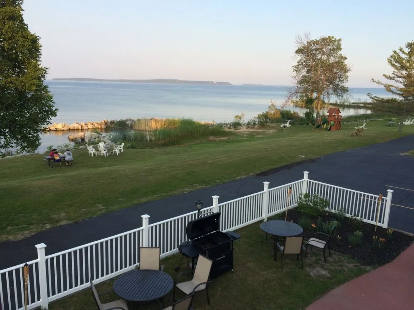 Baymont Inn & Suites St. Ignace Lakefront