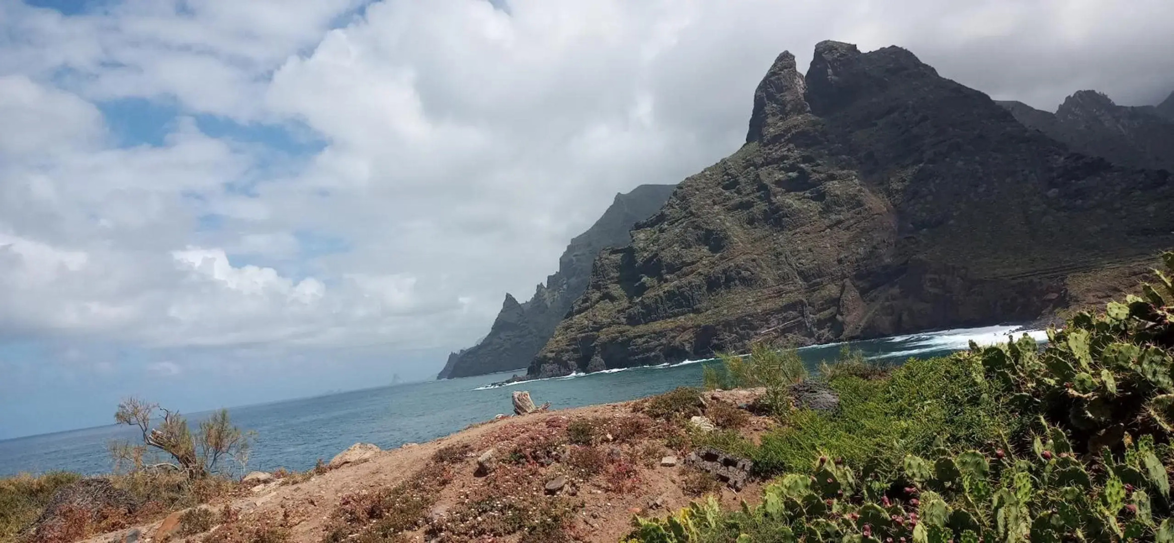 Playa Y Montaña: Naturaleza Y Armonía