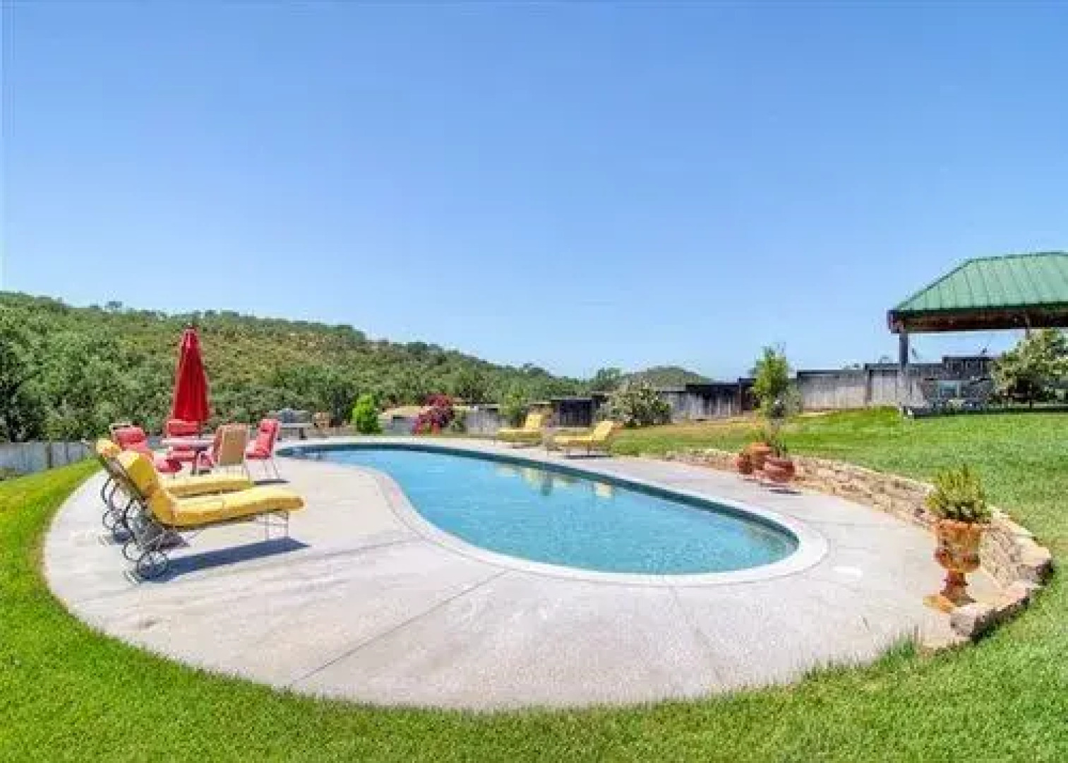 Judy Creek 4 Br home by RedAwning