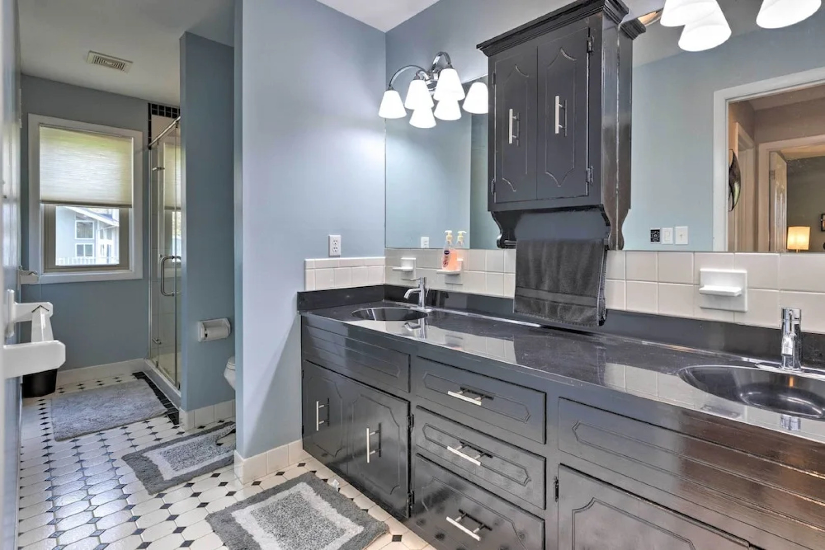 'river's Edge Retreat With Kayaks & River Access!