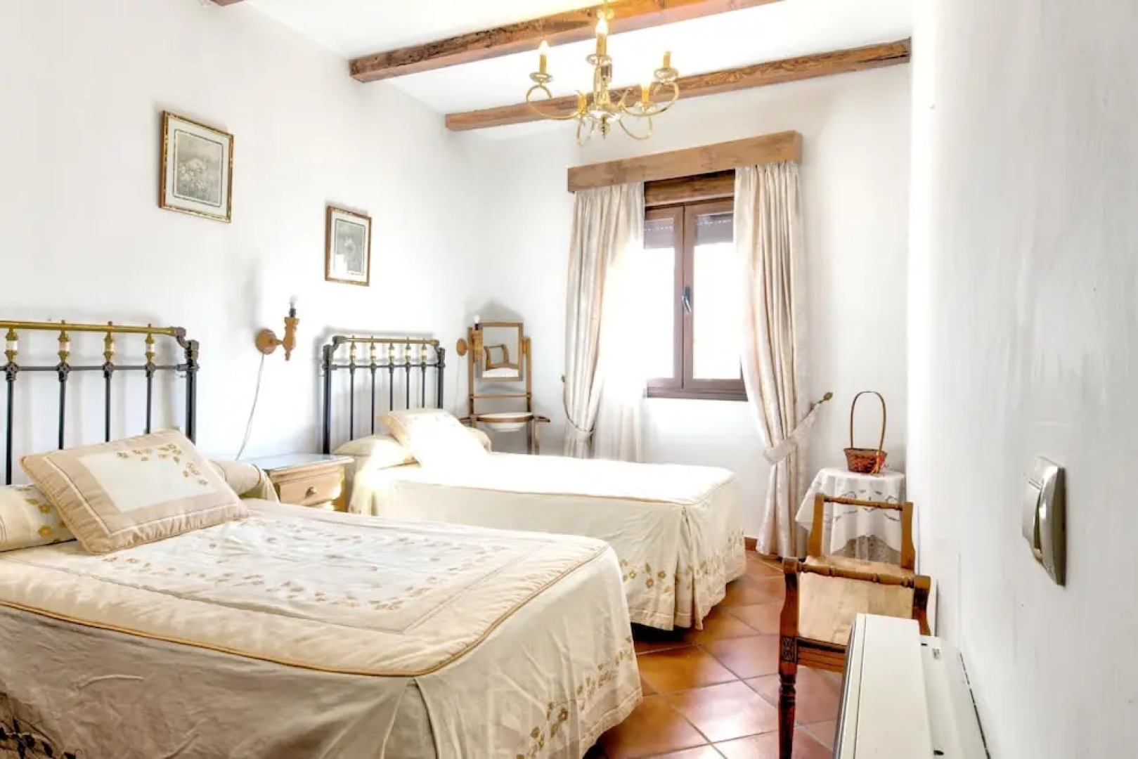 House With 5 Bedrooms in Puebla de Don Rodrigo, With Wonderful Mountain View and Furnished Terrace