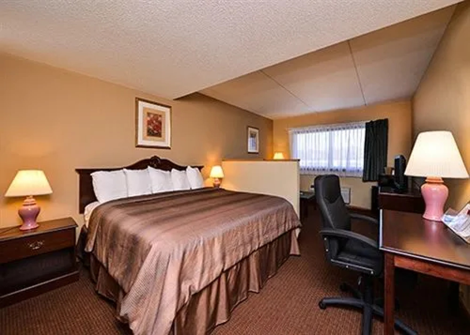 Quality Inn and Suites Beaver Dam