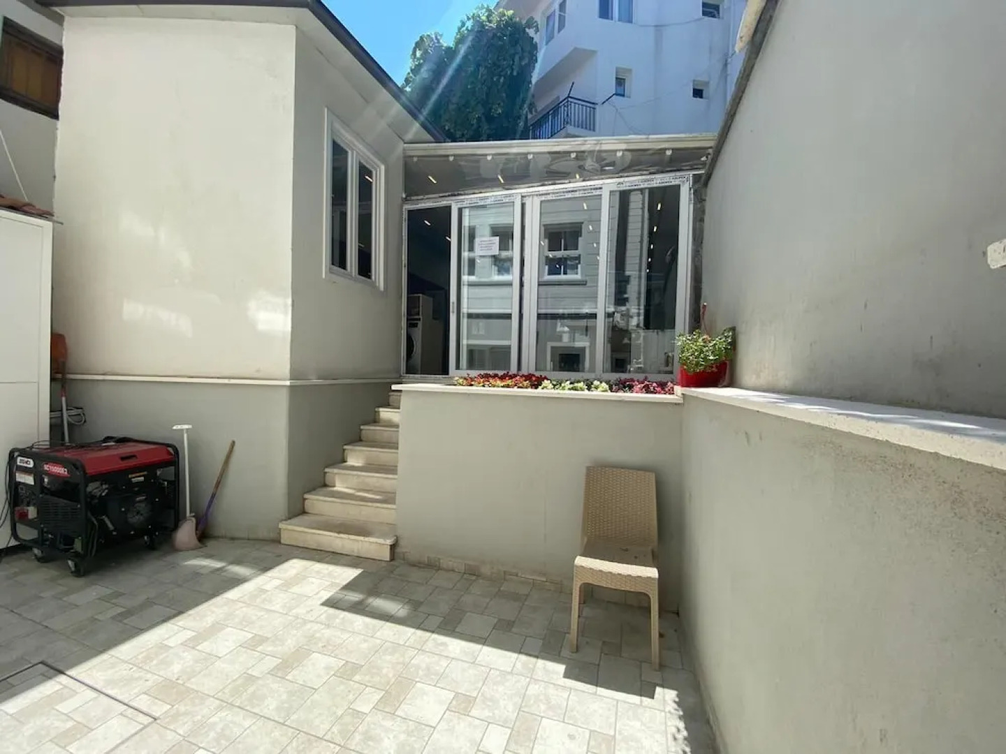 White Island Boutique Hotel