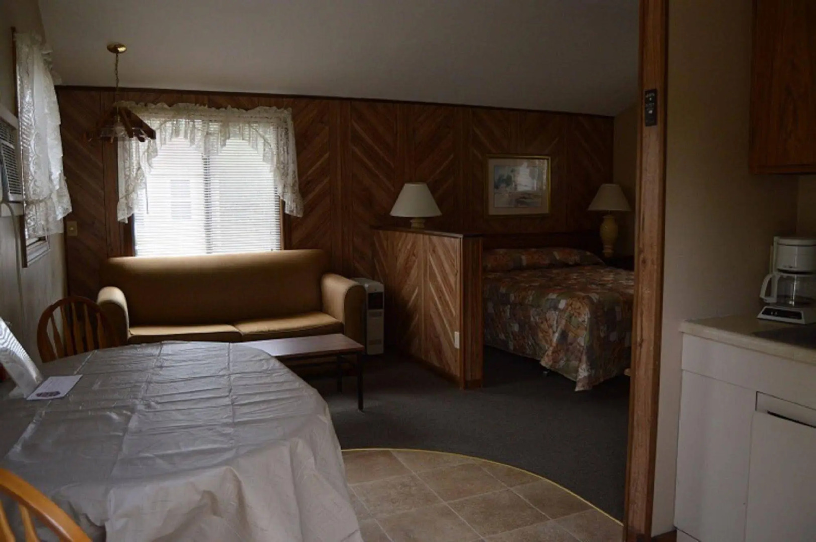 Kennebunk Gallery Motel & Cottages