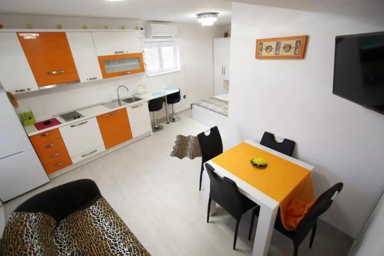 Apartment Love Story