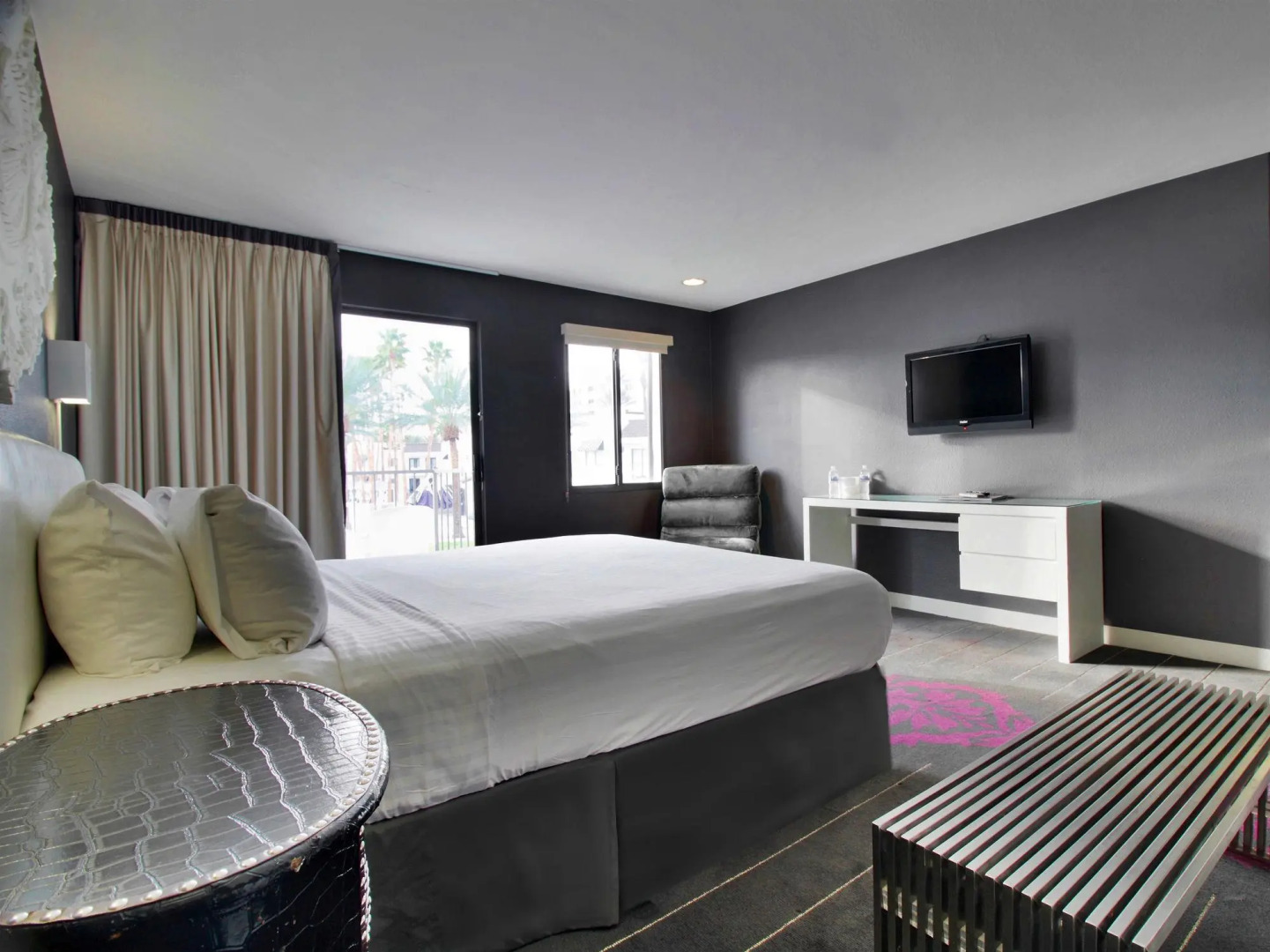 Serene, a Vegas Resort