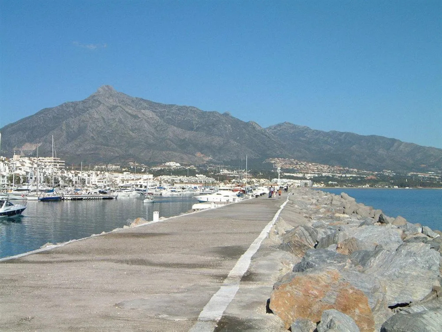 Apartamentos Señorio de Aloha