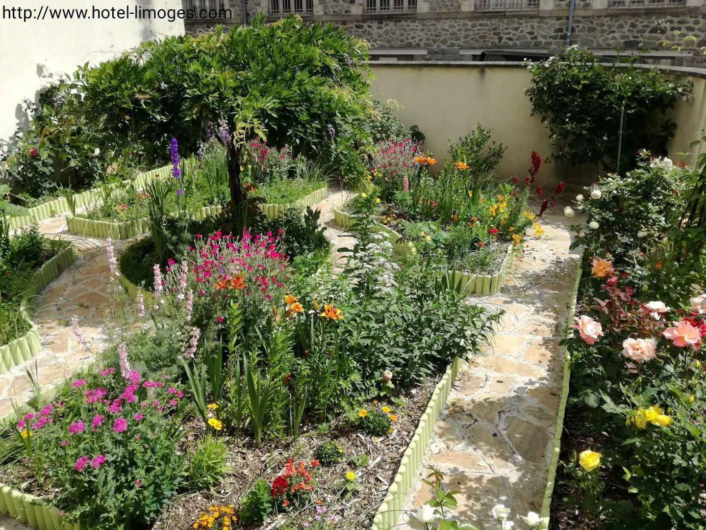 Contact Hôtel des Deux Moulins Limoges - Proche de la gare