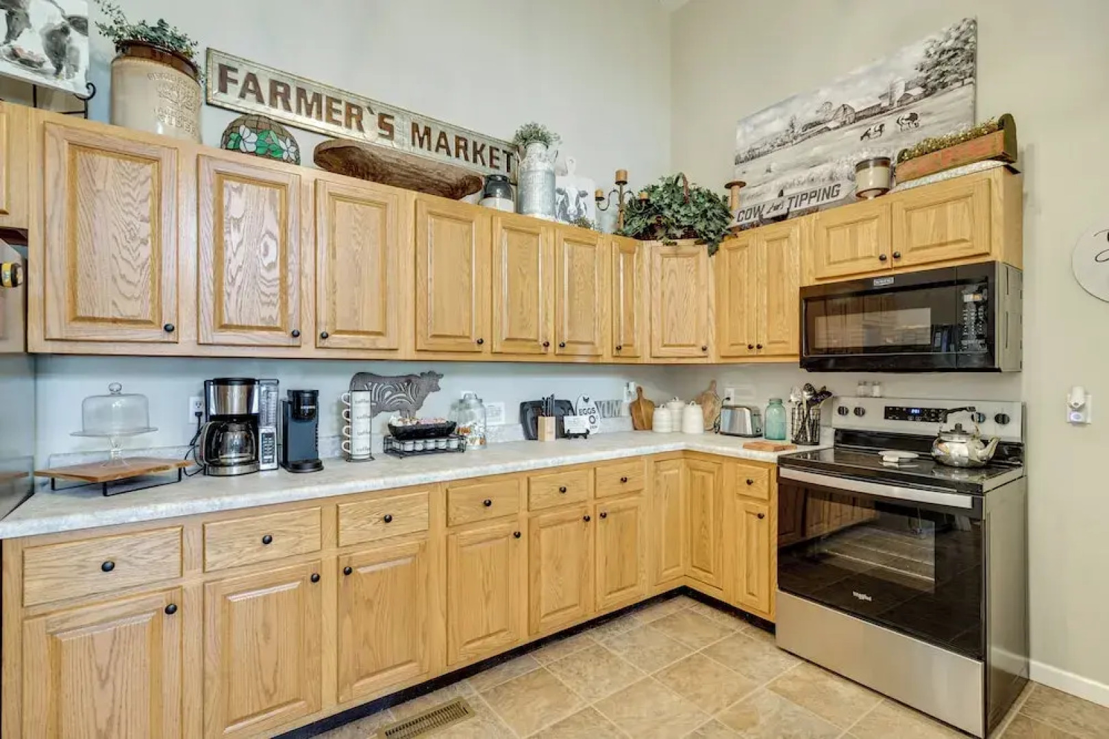 Near Lake Cumberland: Monticello Home w/ Gazebo!