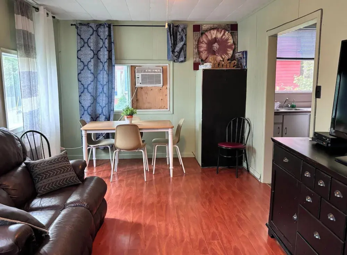 Lakefront Hideaway Resort