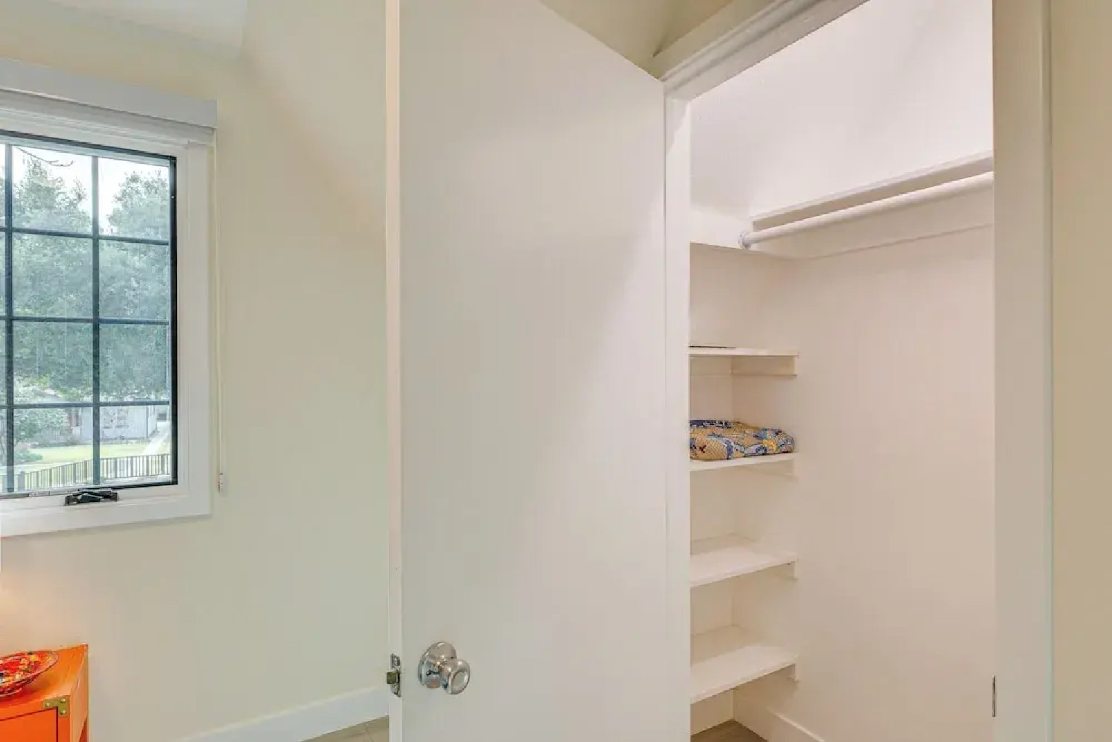 Shop, Dine & Explore Pasadena! The Lincoln Home