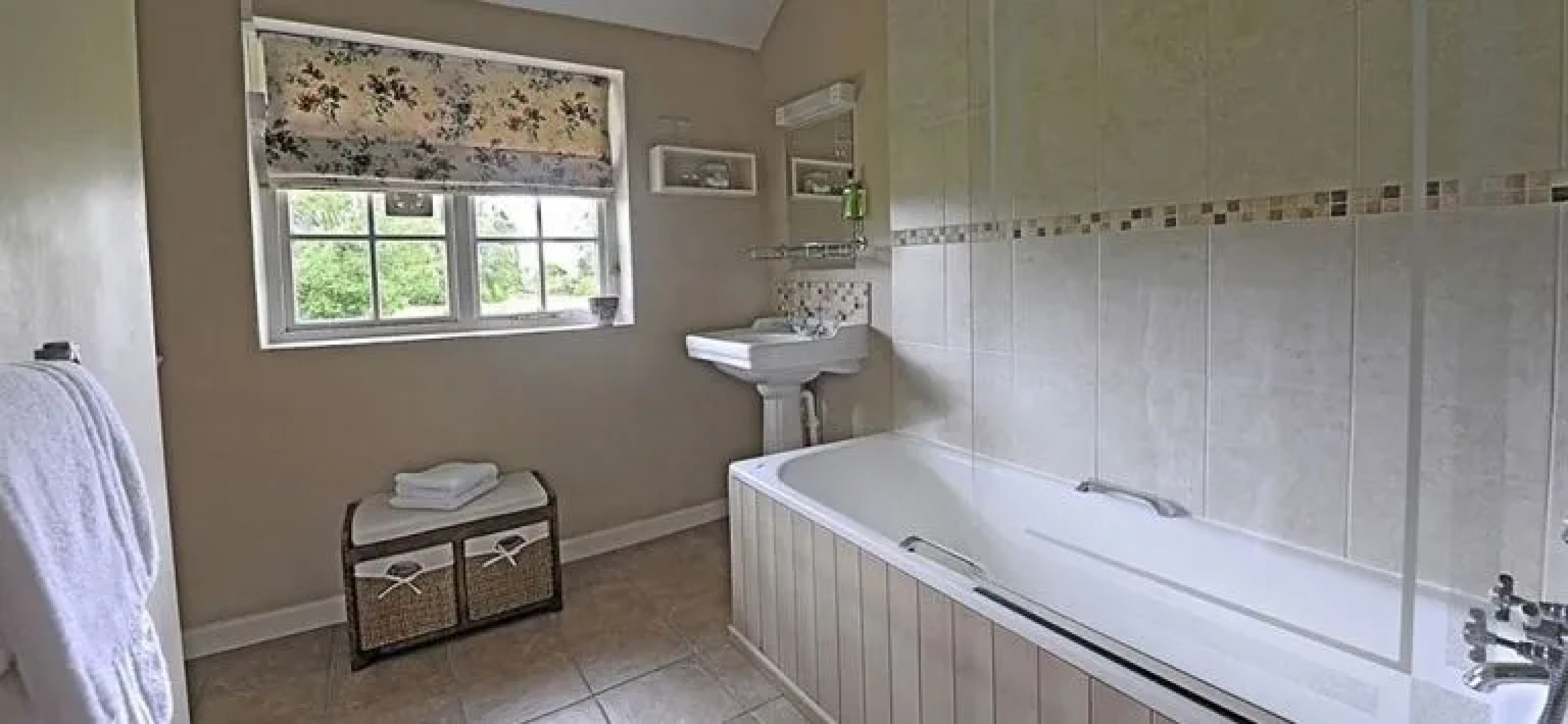 The Cholmondeley Arms - Inn