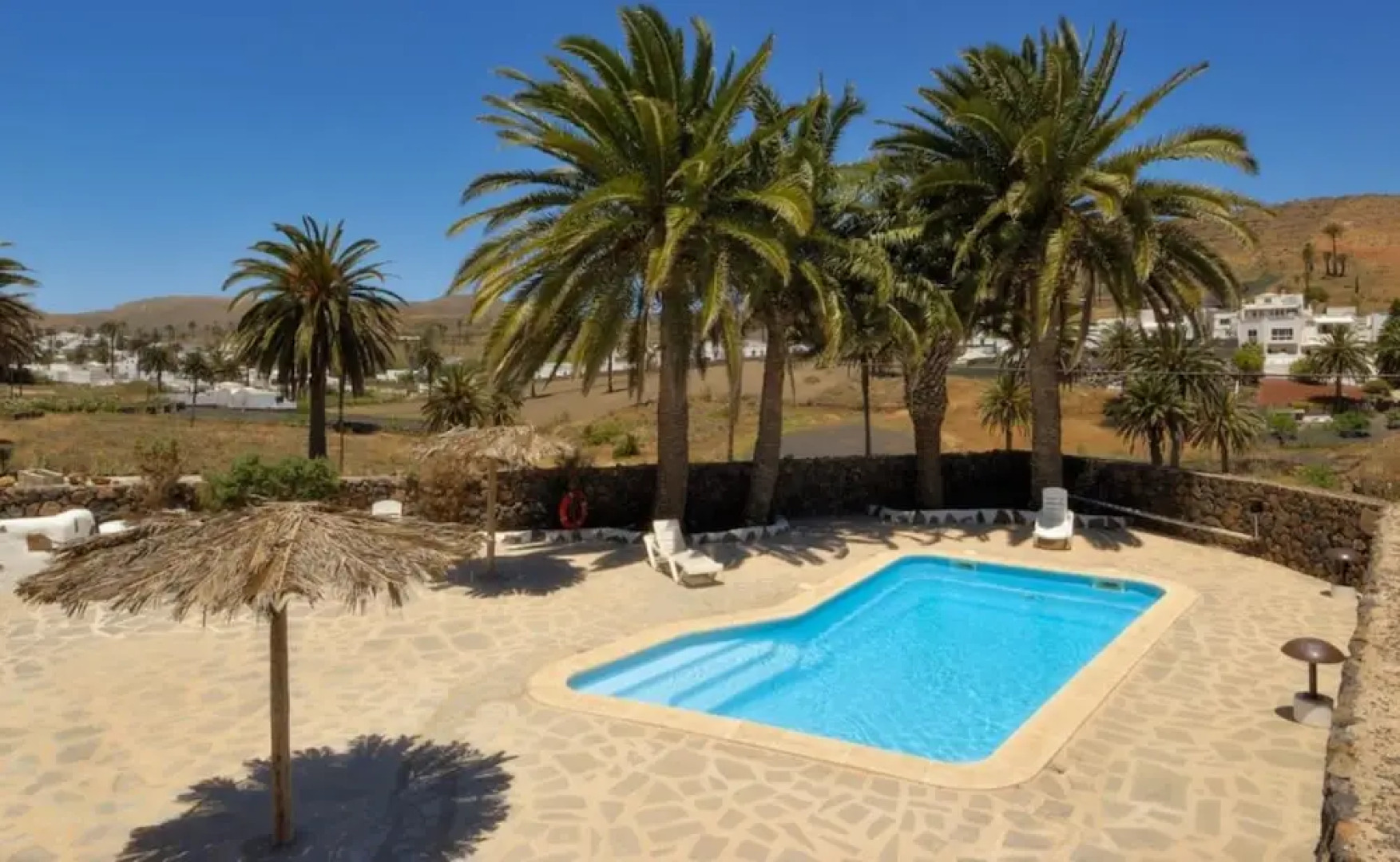 Villa - 2 Bedrooms with Pool and WiFi - 106085