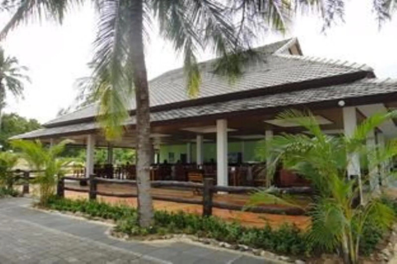 Khanom Sunrise Beach Hotel