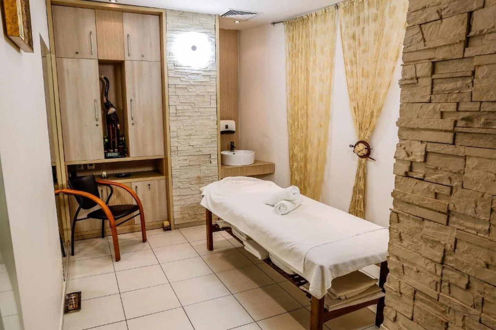 Cosmopolitan Hotel & Wellness