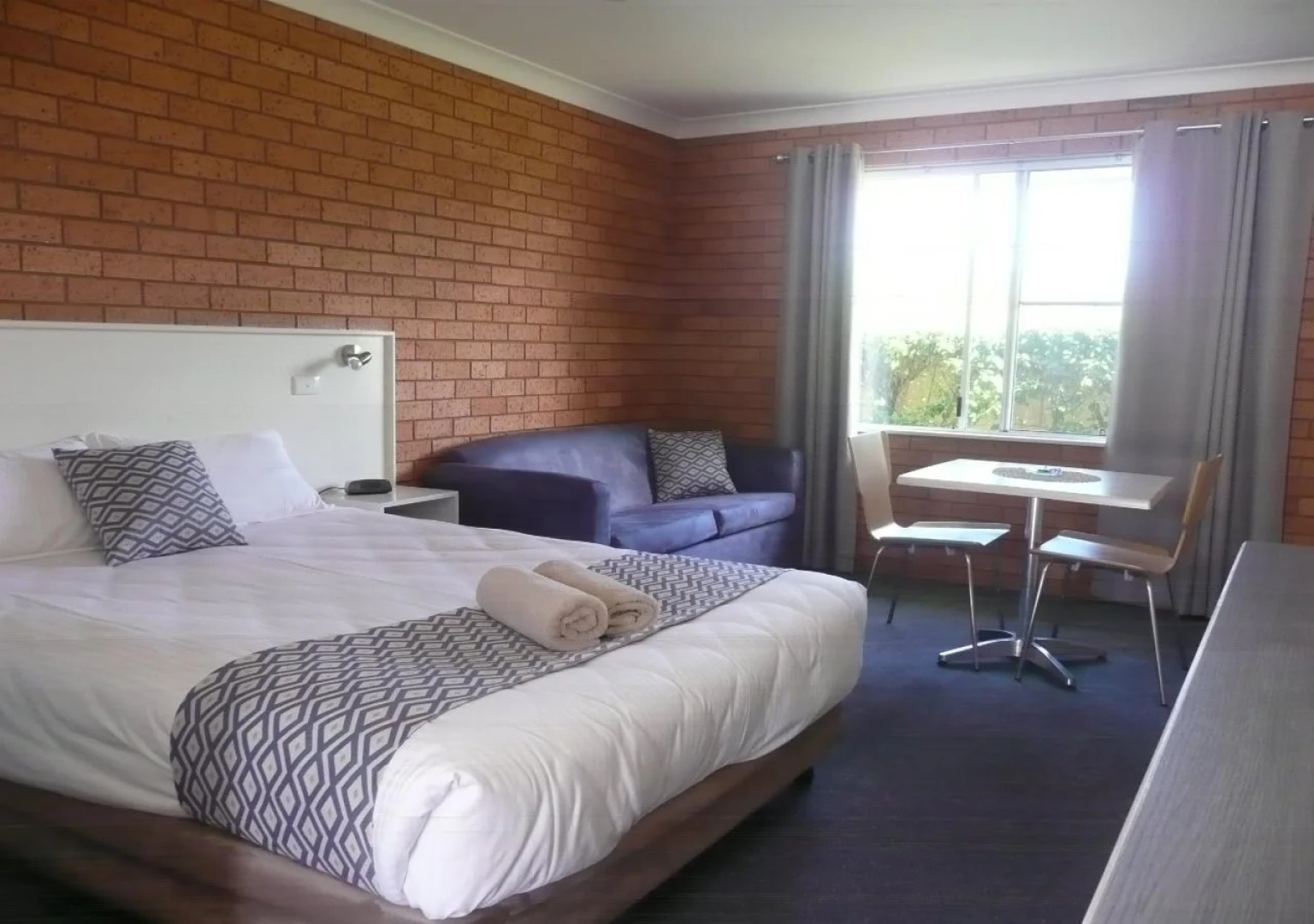 Rosebourne Gardens Motel