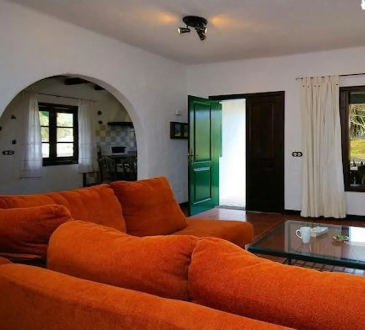 House - 2 Bedrooms with Pool - 102931