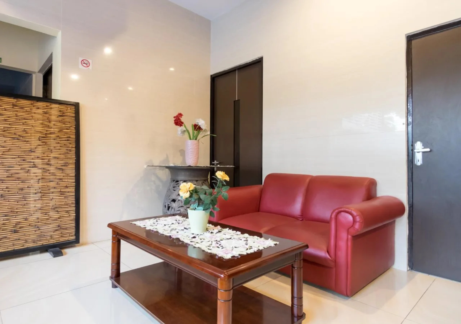 OYO 996 Hotel Transit