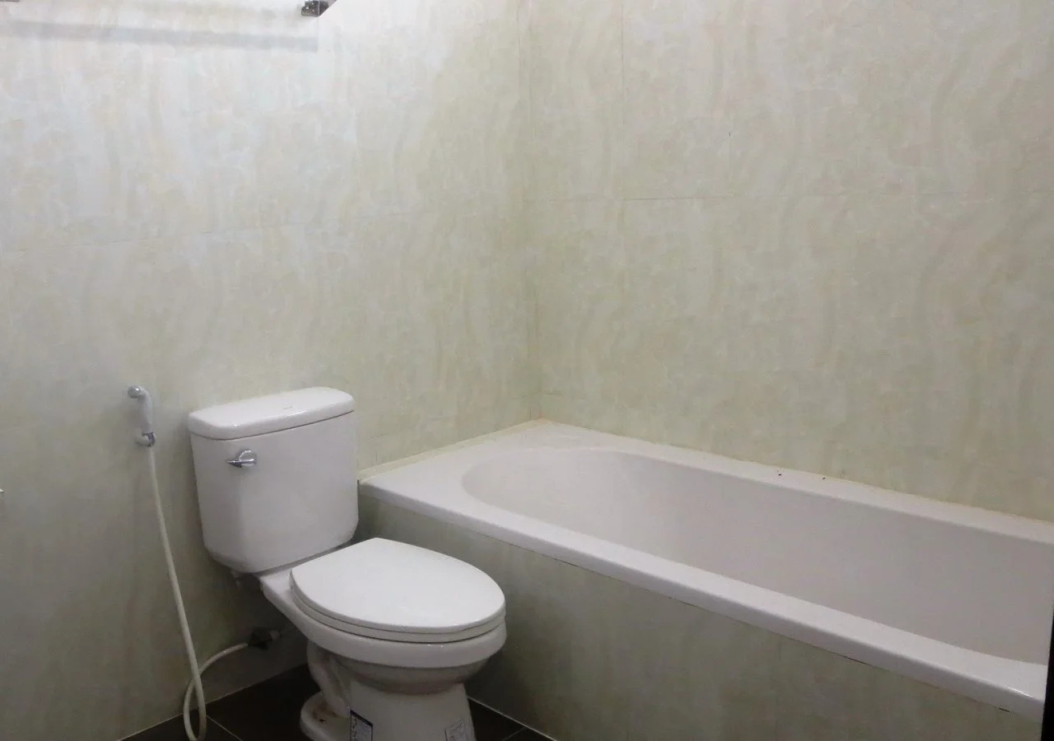 Mama Leurth Sunset Guesthouse