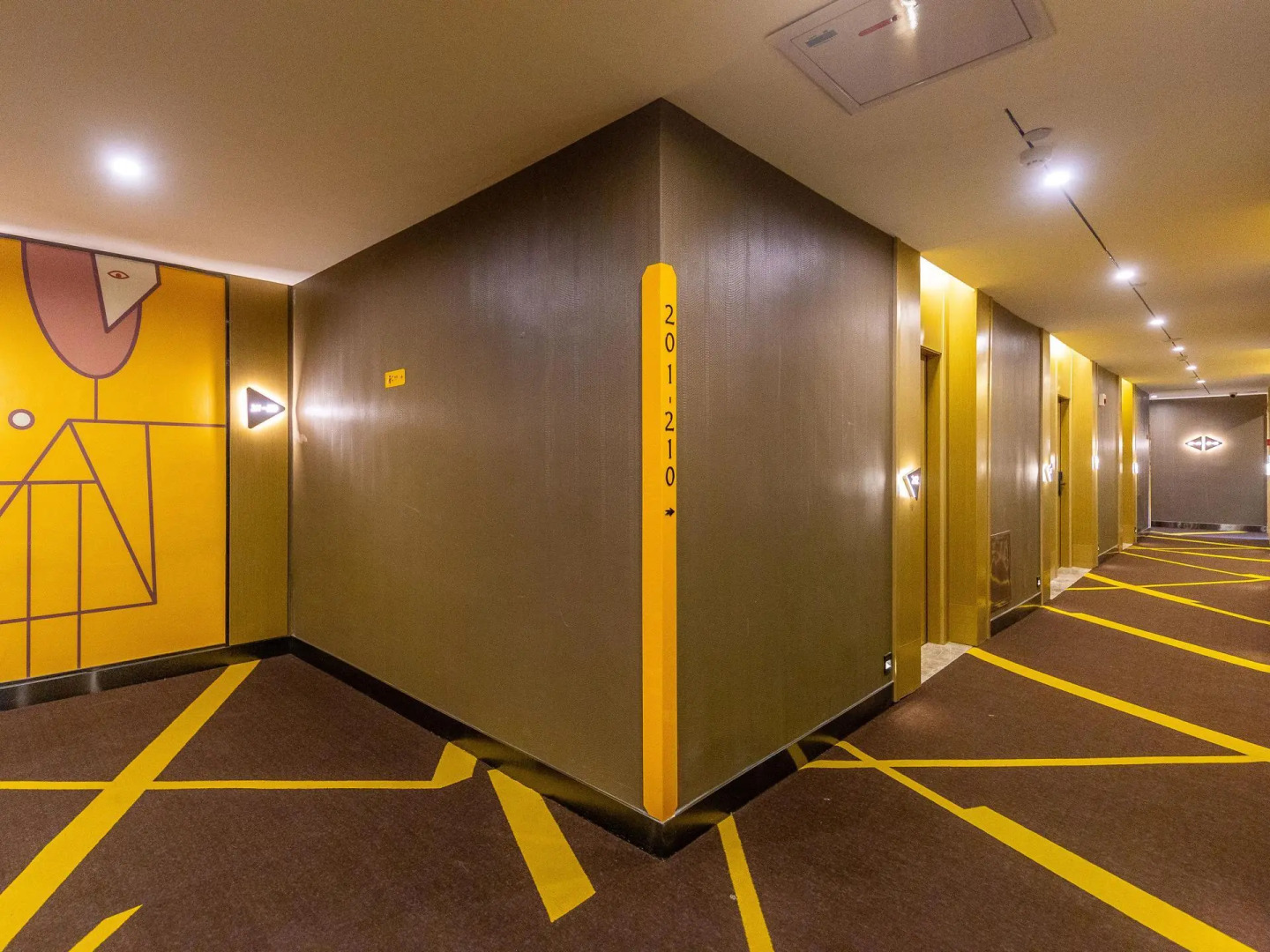 IU Hotel Lanzhou West Terminal Station Zhongtianjian Square