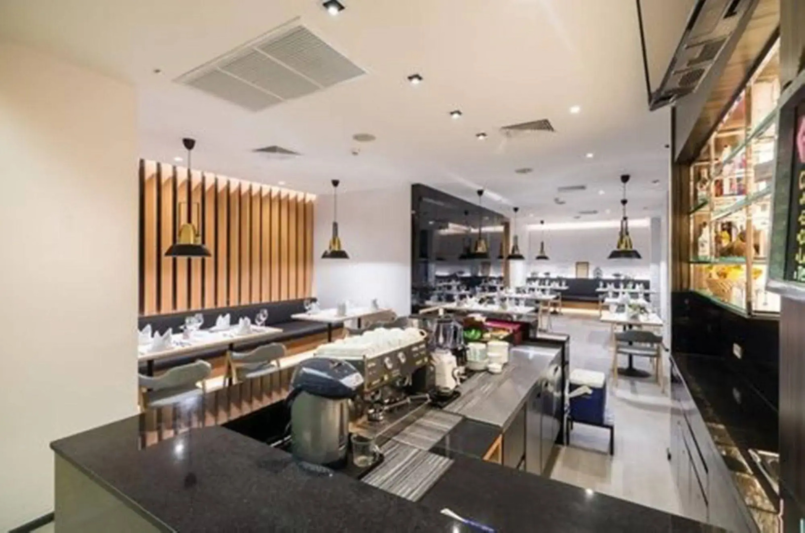 Sea Me Spring Tree Hotel - Adults only