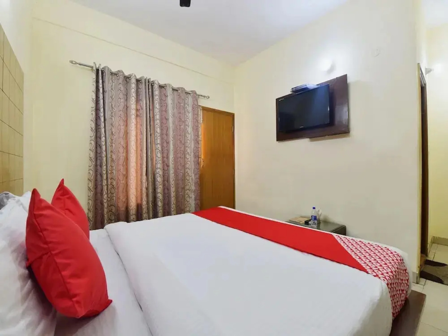 Hotel Paradise By OYO Rooms