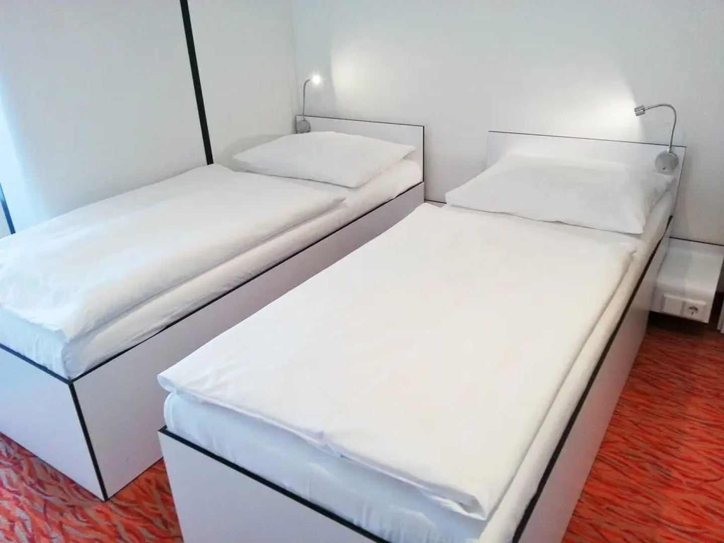 HB1 Budget Hotel - contactless check in