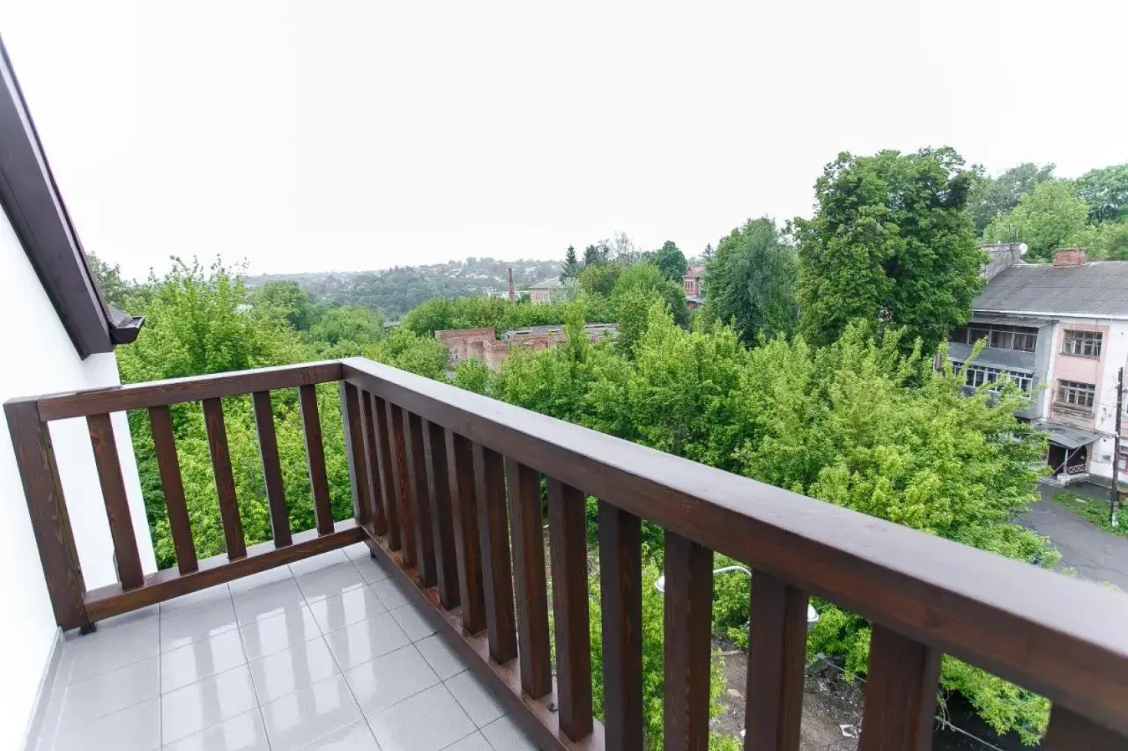 Stone City Apartment in Park Zone