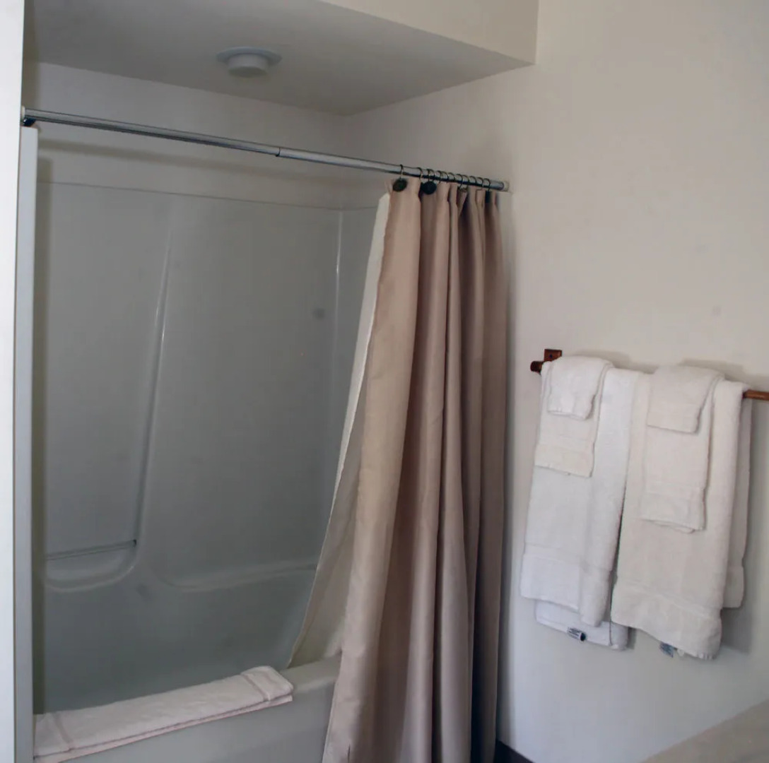 Oak Valley Inn & Suites