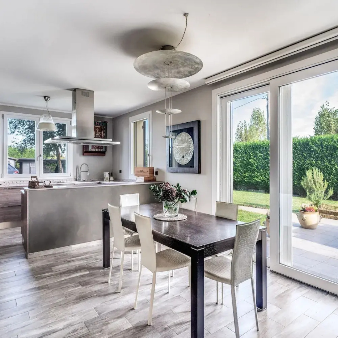 F Tale Country House