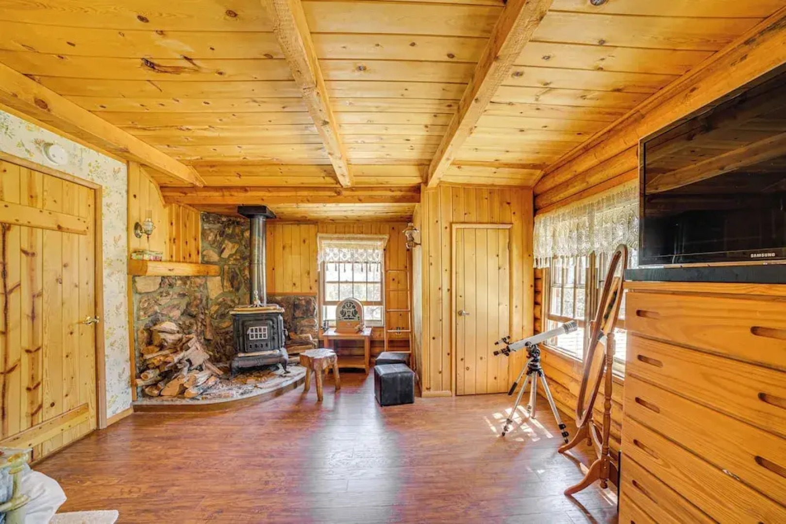 Pine Mountain Club Log Cabin w/ Resort Amenities!