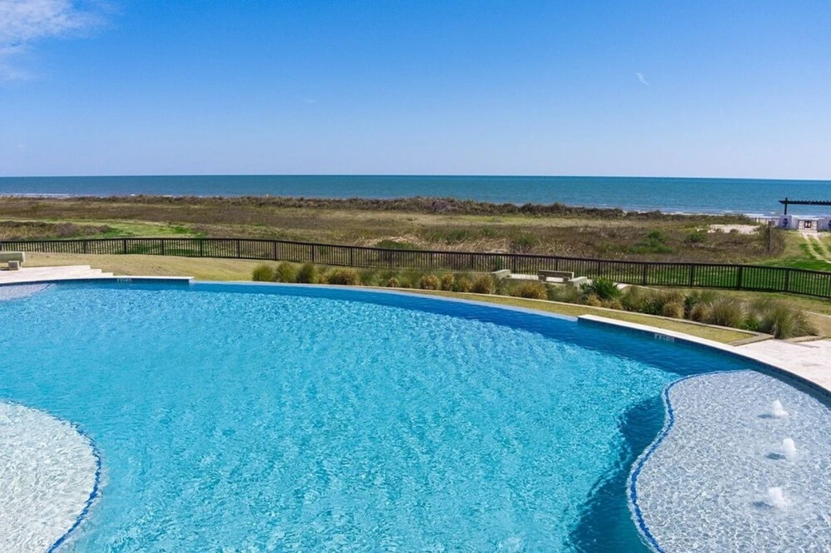 Paradise By The Sea 4 Bedroom Home by RedAwning