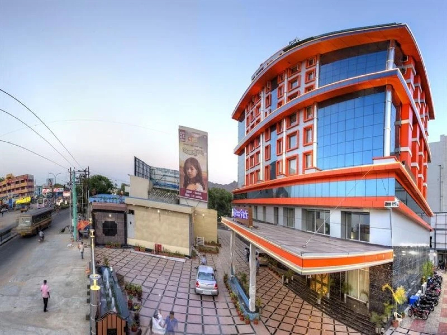 Hotel Benzz Park Vellore