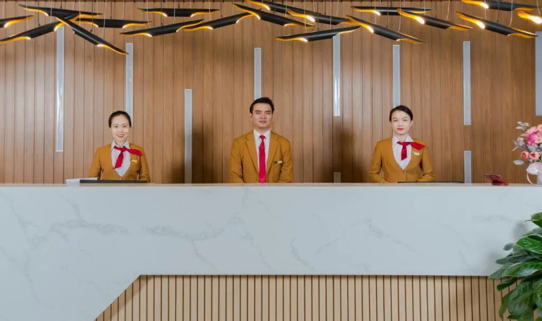 Van Phat Riverside Hotel