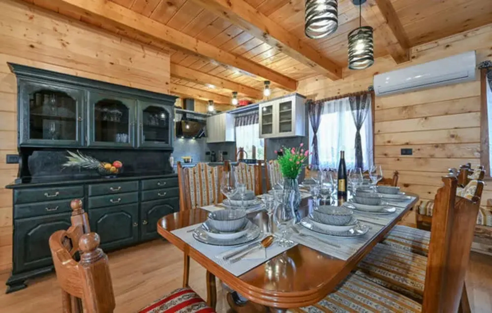 Dream Villa Sleeps 8 With Sauna