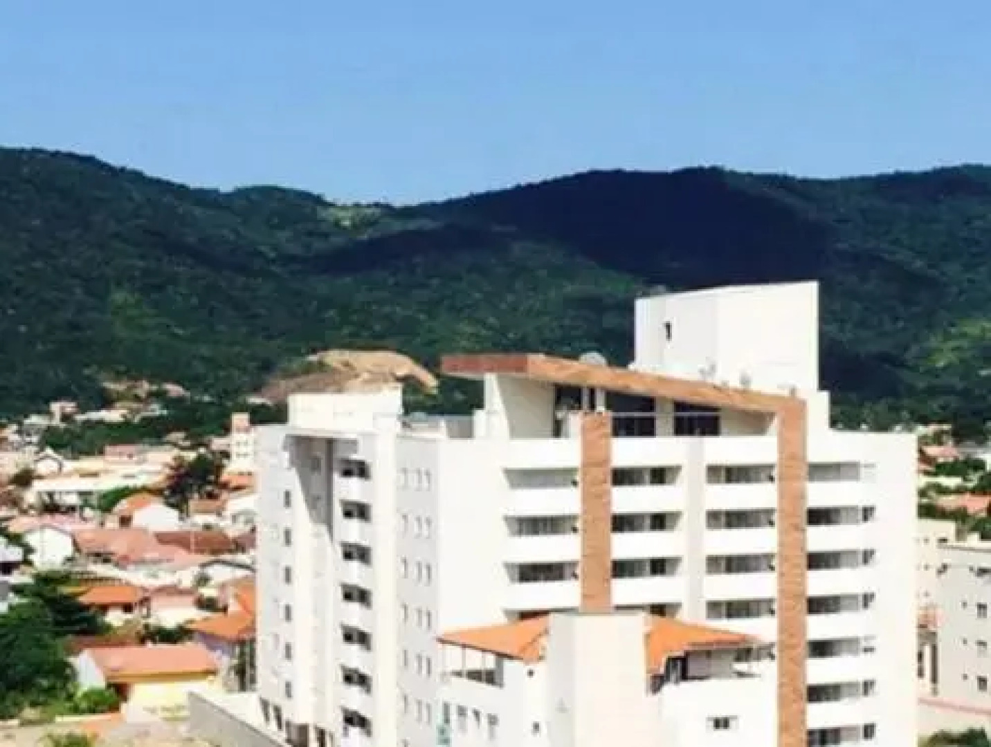 Lindo apartamento 3 dorm a 100m da praia de Perequê