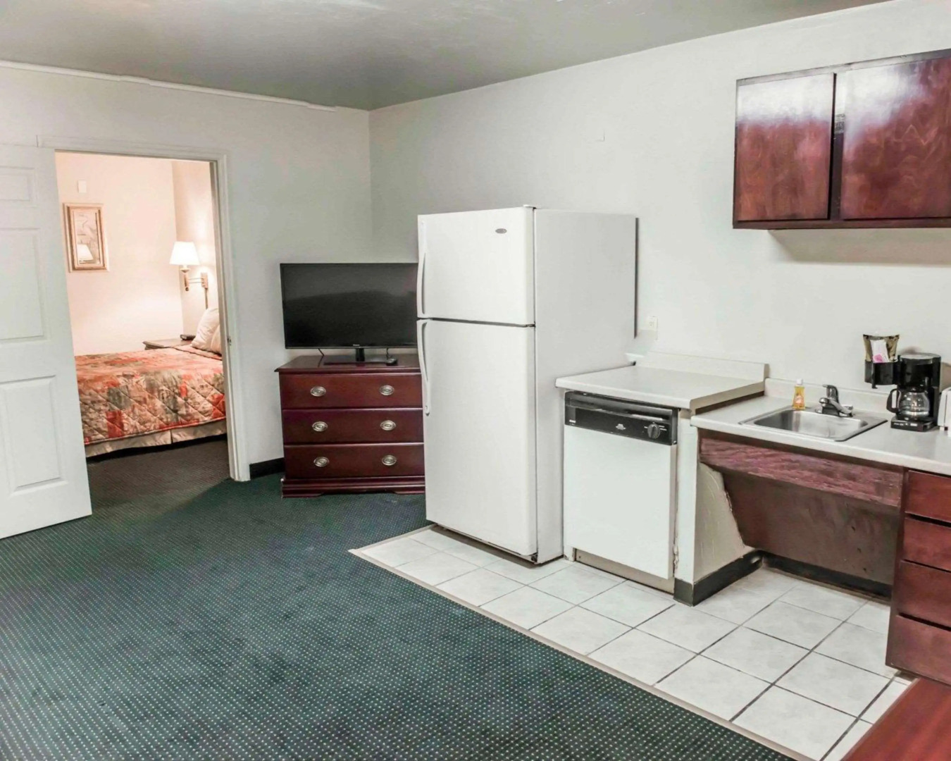 Suburban Studios Tallahassee near University