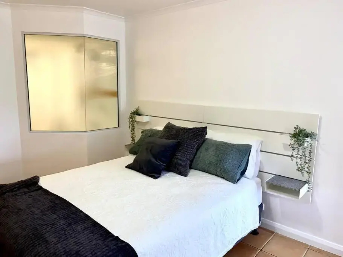 1BR Modern Unit with Ocean Views - Alex Beach Resort