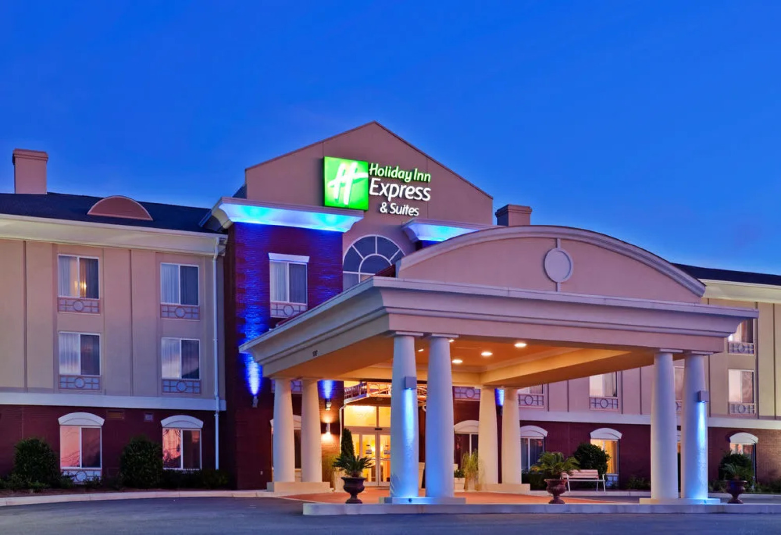 Holiday Inn Express Hotel & Suites Dothan North