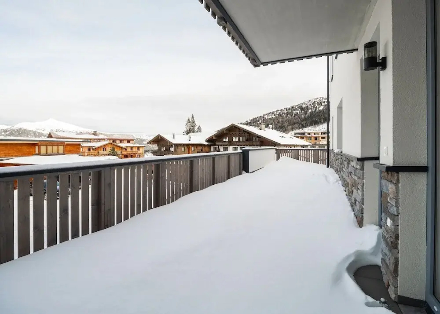 Spacious Apartment With Terrace for 8 Guests