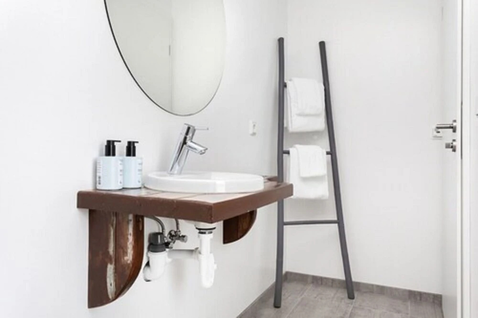 Við Lónið guesthouse