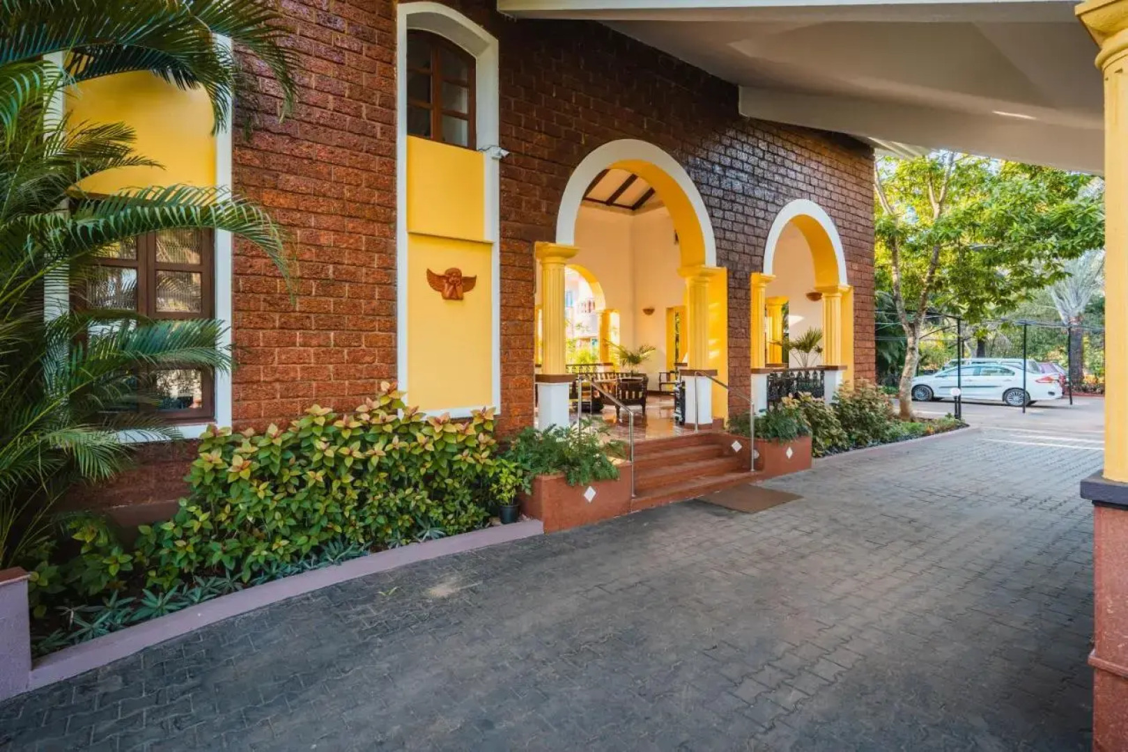 Coconut Grove Beach Resort