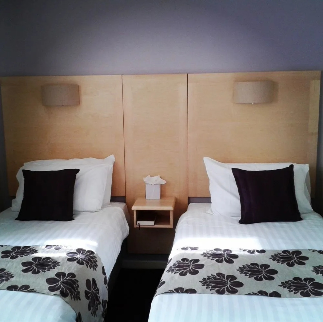 Waterfront Lodge Hotel