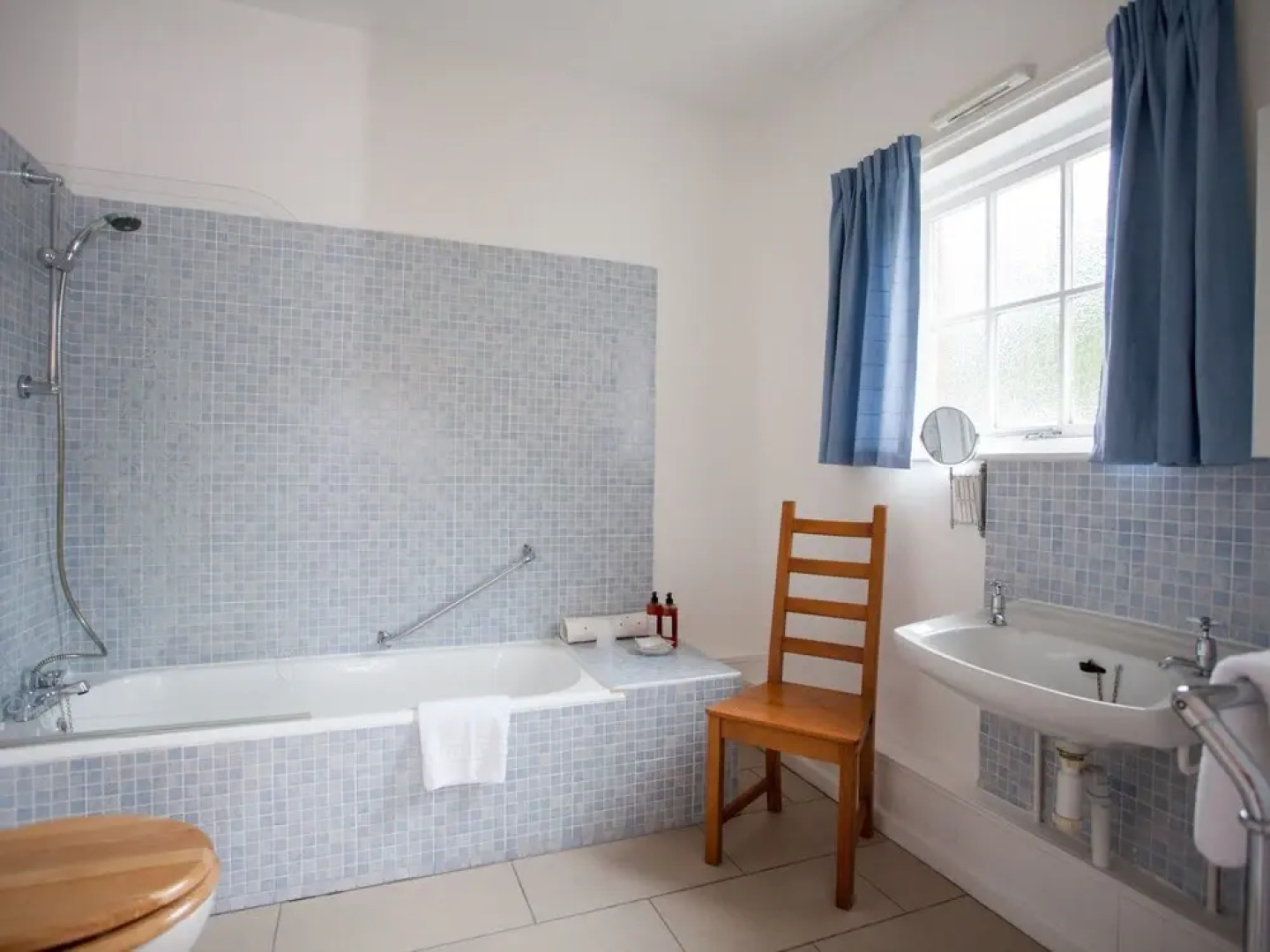 The Coach House - Guest House