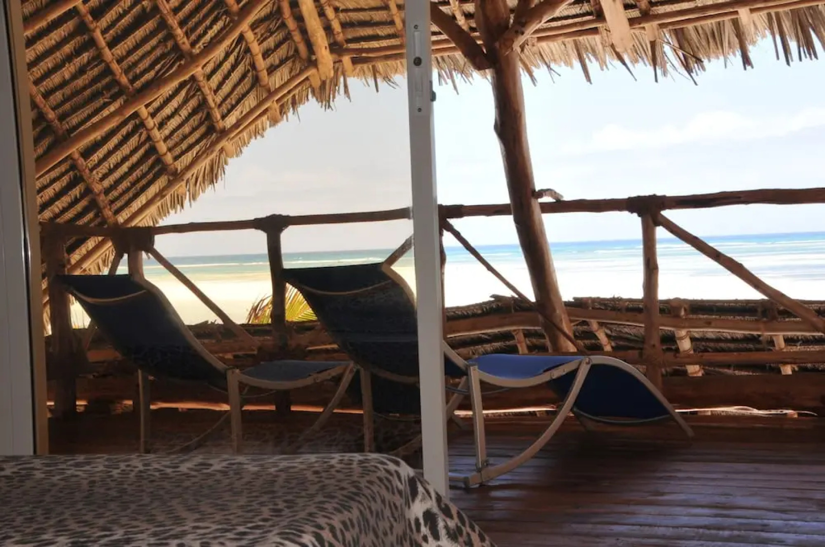 Beachfront Villa Patti ZanzibarHouses