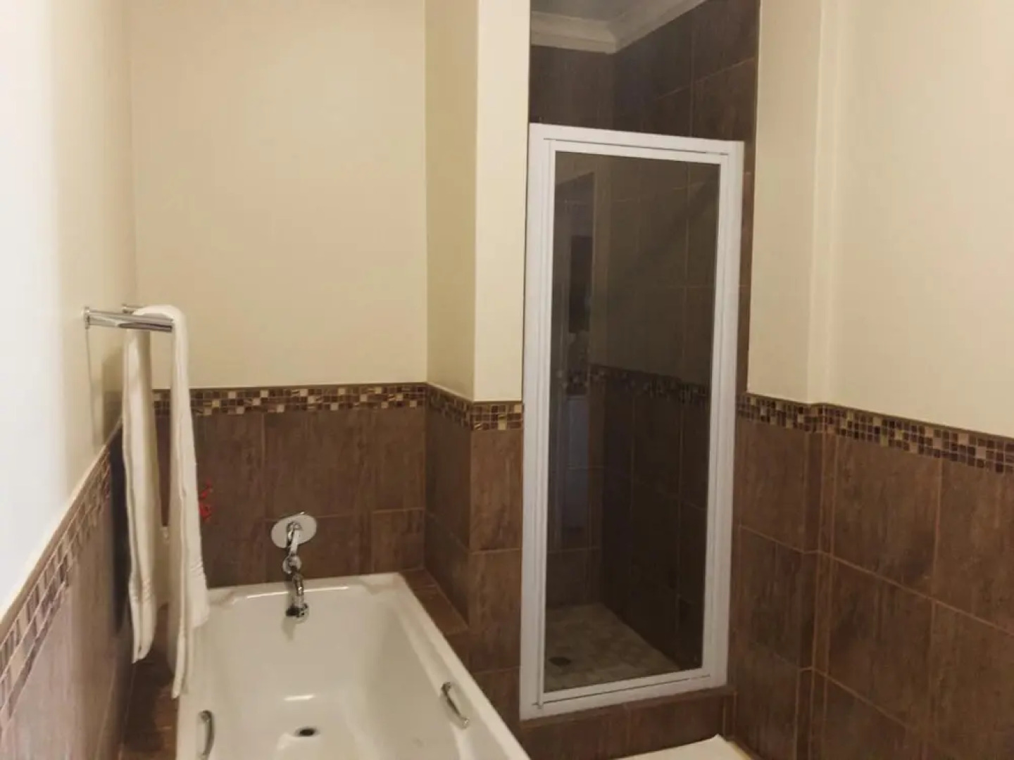 The Hedge Guesthouse